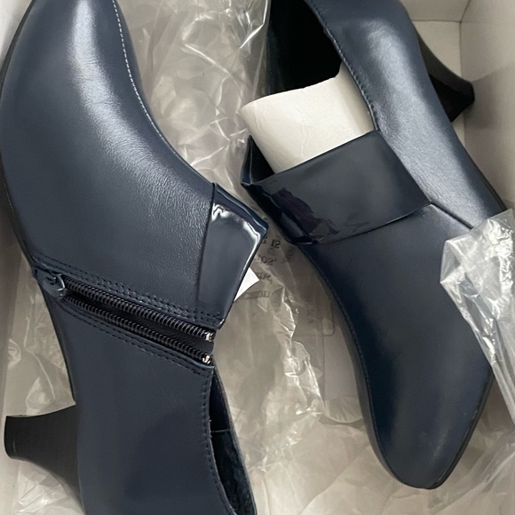 Aj Valencia booties nwt - Picture 6 of 9